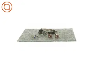 Smykker: Armbånd, ørestikkker og ring