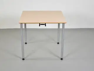 Randers radius kantinebord med birkelaminat og stoleophæng