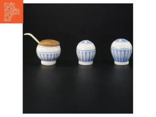 Krydderikrukker med ske og trælåg (str. H 5,5 cm)