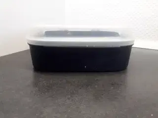 Tupperware box