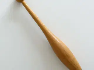 Kegle af træ, til dekoration