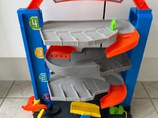 Hot wheels stunt garage