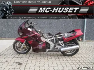 Suzuki GSX 1100 F