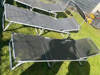 3 sol senge og en telt
