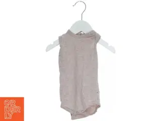Ærmeløs bodystocking til baby fra Müsli (str. 56)