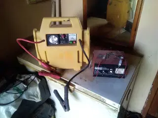 Booster og lader 100,- kr PR STK 