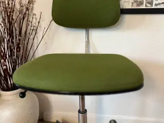 Kevi kontorstol – Dansk designklassiker