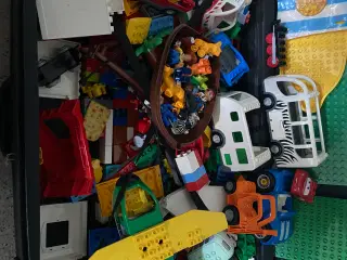 Lego duplo mange forskellige duplo ting.