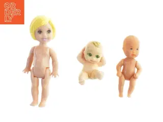 Tre dukker af forskellige størrelser (str. 11, 5 og 7 cm)
