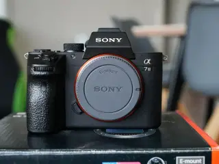 Sony A7 III kamerahus – 10.946 skud – inkl. Jupio 