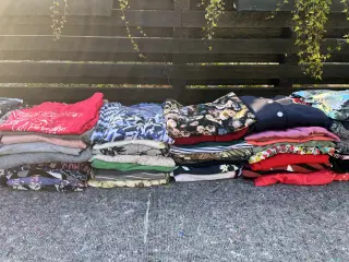 Kæmpe tøjpakke primært L/XL/XXL over 125 dele