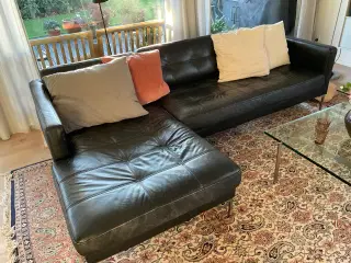 Sort lædersofa m/chaiselong