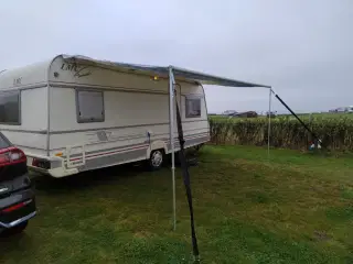 Rigtig god campingvogn med mover