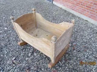 1 stk Antik Vugge i Træ