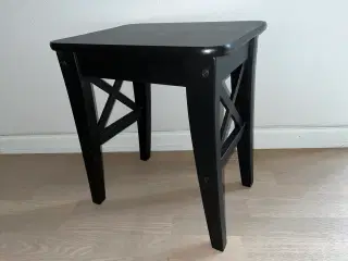 IKEA Ingolf skammel / lille bord / blomsterbord 