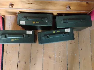 4 stk ammokasser 100 kr stk alle 4 for 350 kr