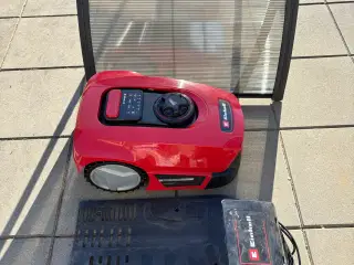 Robotplæneklipper med hus 