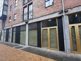Grab n Go/ Street side Hotel