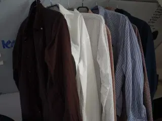 Forskellige skjorter M