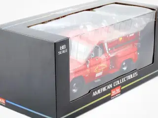 1.18 Chevrolet C-20 Fire Truck