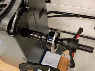 Afbalancerings apparat fra Bulldog Tools PM-WB747 til Pro brug  i kraftig udførelse kan benyttes til 8-24" fælge Alu Stål MC* Scooter*