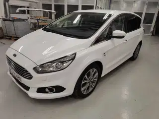 Ford S-Max titanium