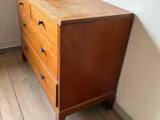 Kommode i origon pine