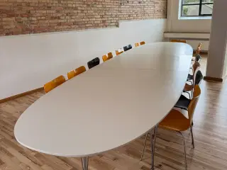 Piet Hein Spise/Møde-bord inkl. 14 stk. 7ér stole