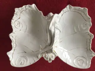 Sommerfuglefad af porcelæn