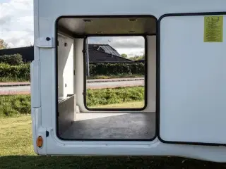 2021 - Benimar Tessoro 463 NK   Super velholdt Camper med Enkelt senge