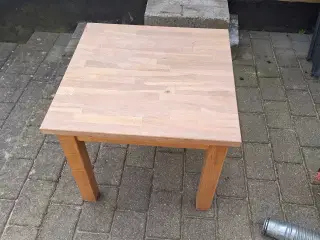 Sofabord i egetræ
