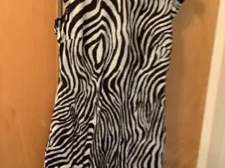 Zebrastribet ærmeløs kjole