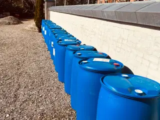 Blå plast Tønder 80 kr. pr stk