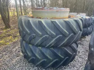 Michelin 650/65R42 Sølv med ring og 8 HD+ låse og øjer til traktor