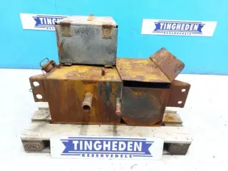 Case 580 SLE Hydraulik Tank Dæksel 231882A1