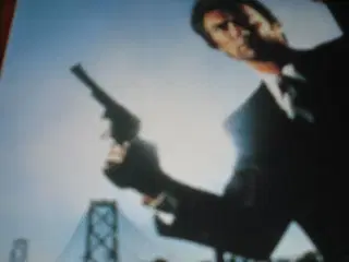 CLINT EASTWOOD. Dirty Harry Renser Ud.