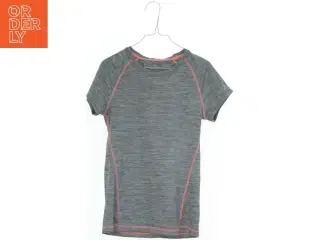 Grå T-shirt med lyserøde syninger fra H&M (str. 152)