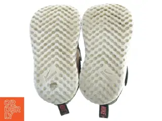 Sorte sneakers med velcro til børn fra Nike (str. 21)