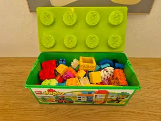 Duplo kasse med lidt blandet duplo