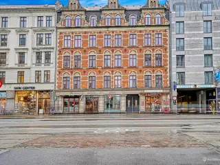 Unikt butikslejemål i 2 etager. evt. kombination med kontor – på Vesterbrogade