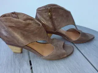 Tamaris sandal str 39