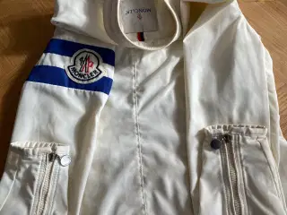 Moncler jakke here