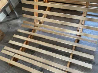 RESERVERET Futon-stel