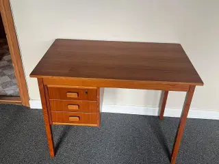 Skrivebord 