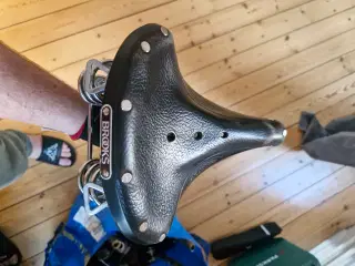 Brooks dame brun og sort