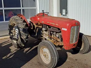 Mf traktor 