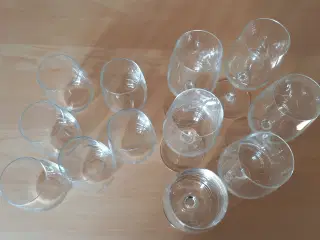 Vin glas og vandglas til 6 personer