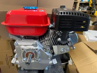 Motor 7.5 hk benzin ny med vandret Aksel 20 mm 