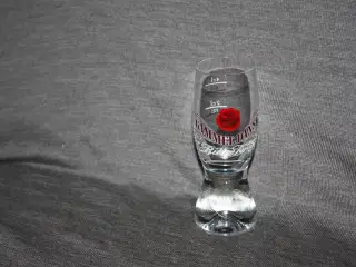 Gammel Dansk Glas med Rødt Logo