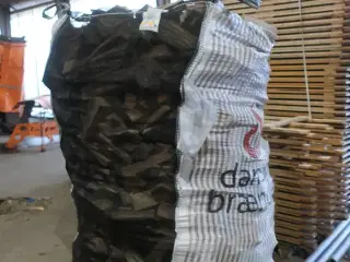 1,8 kbm. Brænde af ask